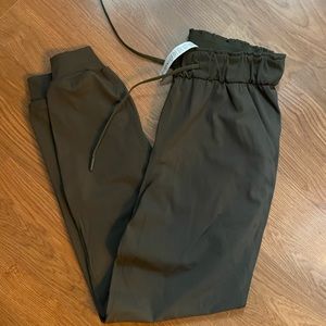 Lululemon Green stretch high rise pant 4